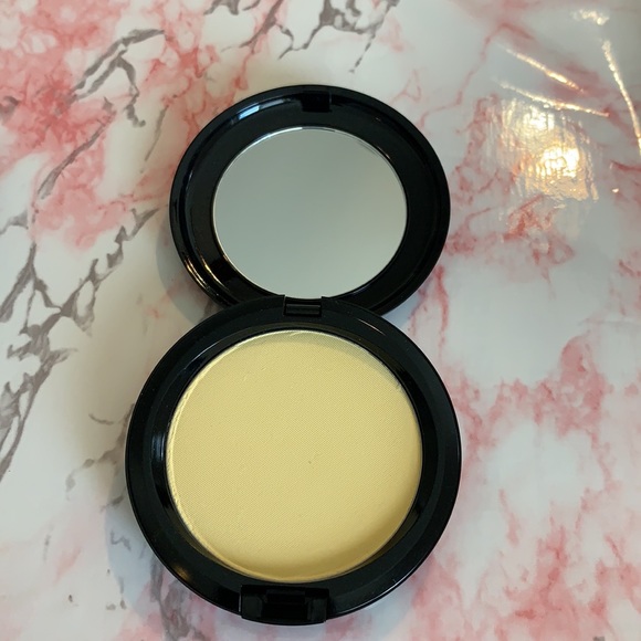 NWT MAC Cosmetics Neutralize Prep + Prime CC Compa